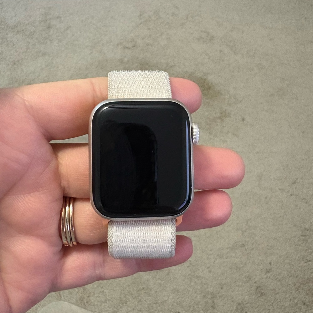 Apple Watch SE 2nd Gen 40mm Smartwatch